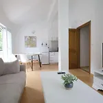 Status-M Apartments Seoce 26