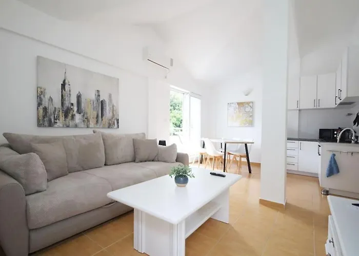 Status-M Apartments Seoce 26